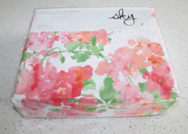 Sky Blushing Hydrangea Collection Full /Queen Duvet Cover & Shams Set - Image 3
